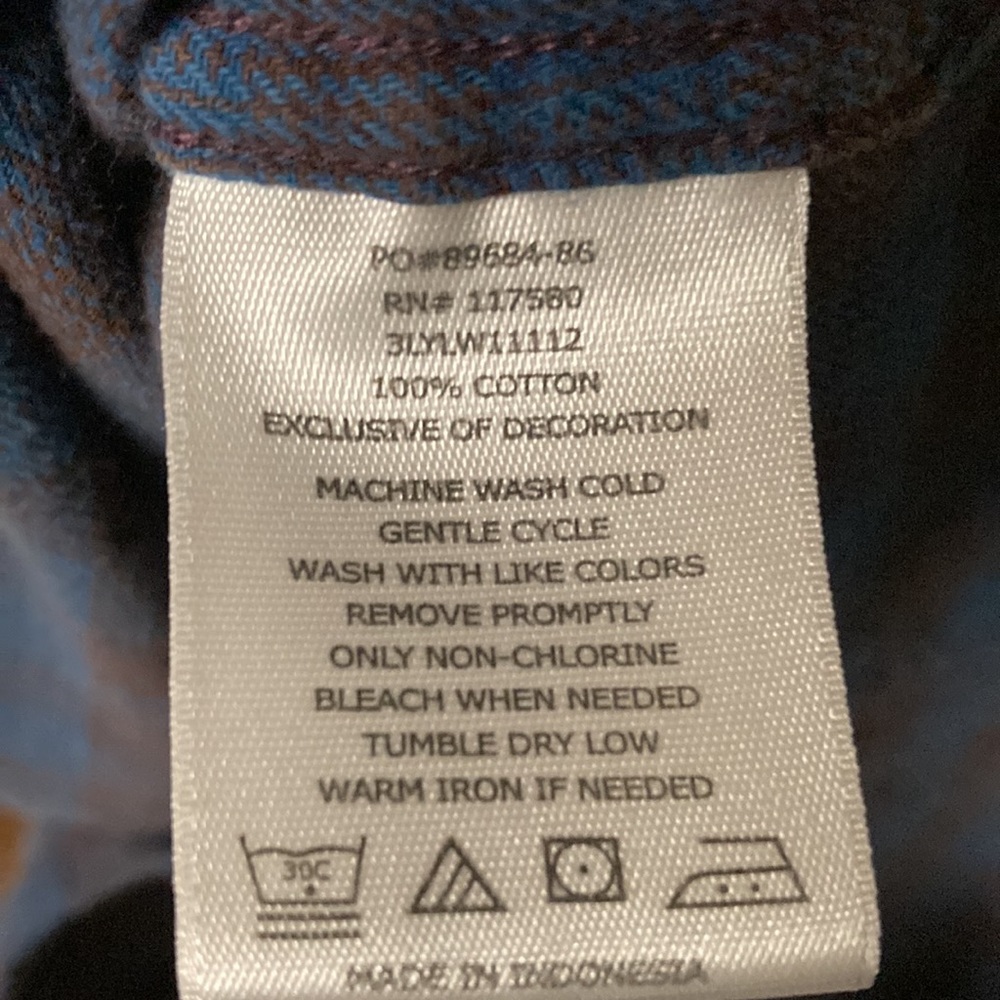 Levi’s Flannel - Picture 4 of 4